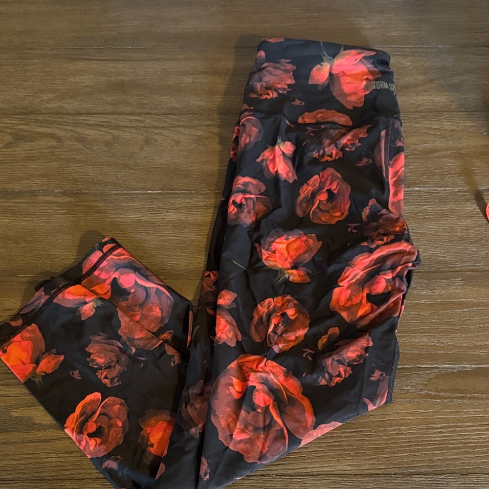 Victoria Sport Floral Leggings with Red Roses and Black Design